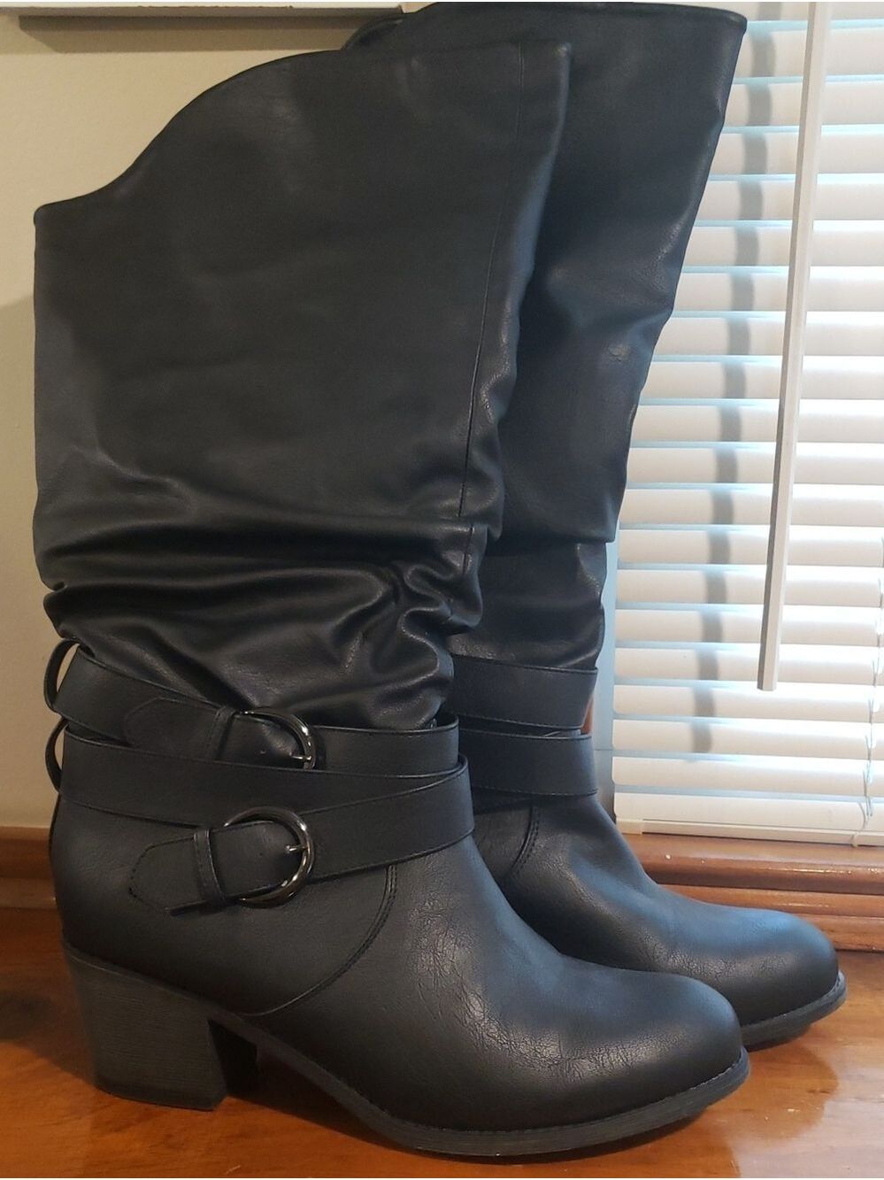 NWOB Journee Black 9.5 Mid-Wide Calf Slouch Boots with Buckle Straps